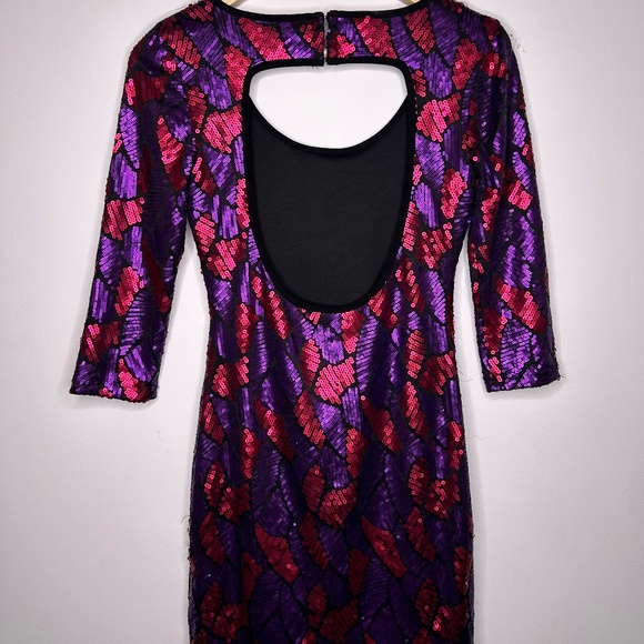 Purple and Fuschia sequins sexy fitted open back Marciano dress. XS - Picture 3 of 4